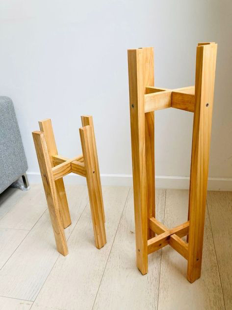 Soporte alto de madera en cruz